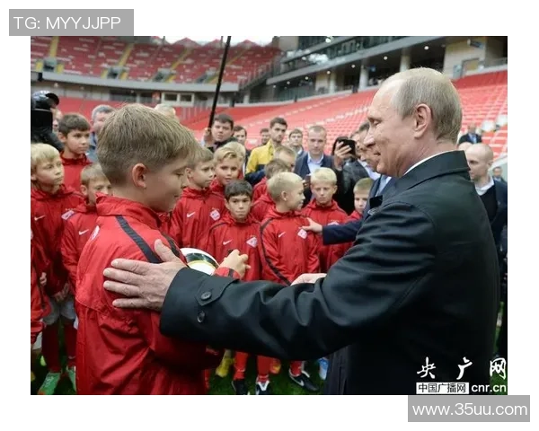普京与足球明星共饮畅谈足球梦想的精彩瞬间视频