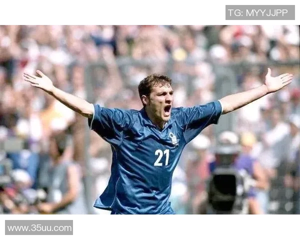 维亚里足球明星的传奇生涯与对足球的深远影响探讨